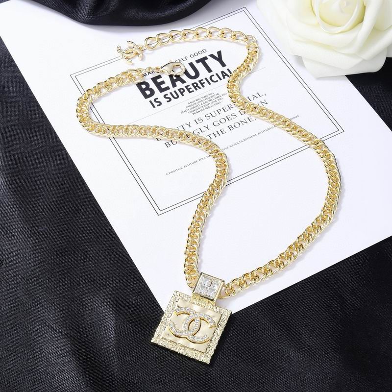 Chanel Necklace 05yxs226